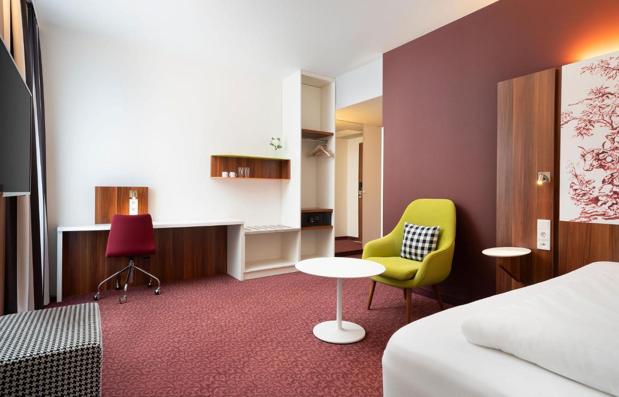 Large Single Room,1743071304:JPEG